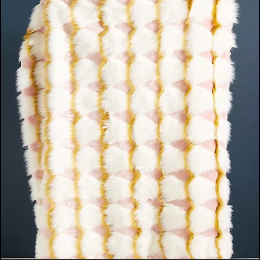ISO!!!! Anthropologie Corey Faux Fur Throw Blanket Pink White Boho *not for sale